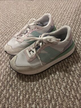 New Balance Women's Mint & Pale Pink Retro Runner Sneakers